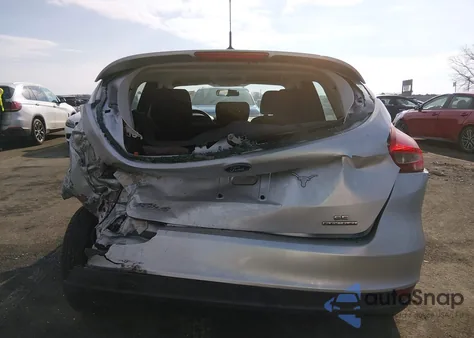 2016 Ford Focus Se z USA, uszkodzony, nr VIN 1FADP3K28GL351671